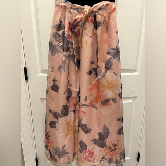 Ignite evening gown with cap sleeve stretch top - Picture 4 of 5